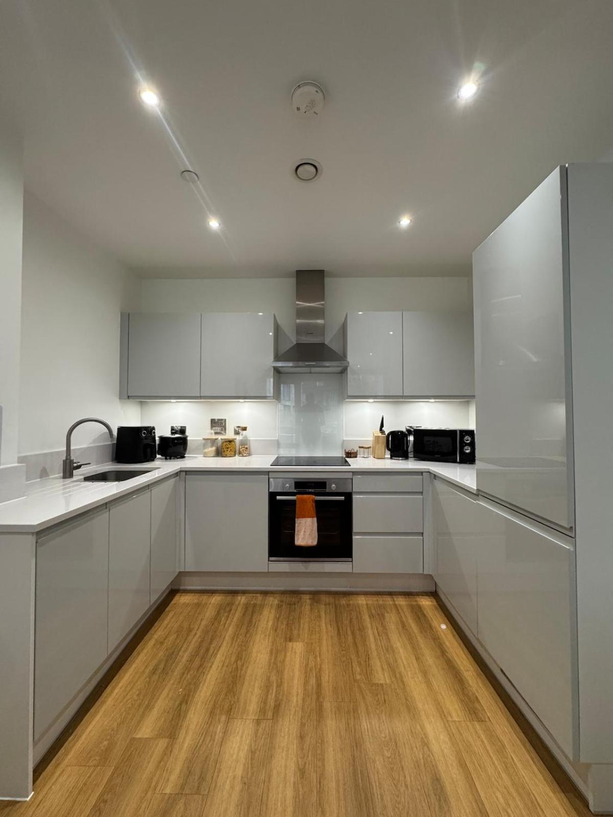 Elegant One-bedroom In East Appartamento *